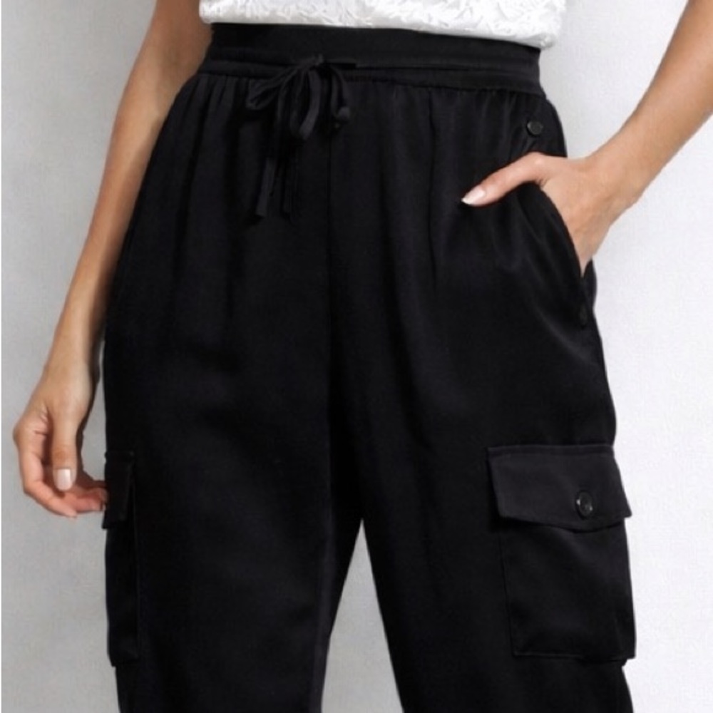 Elie Tahari Jagger Satin Cargo Pants LARGE Black High Rise Y2K Luxe Utility Chic - Picture 3 of 12